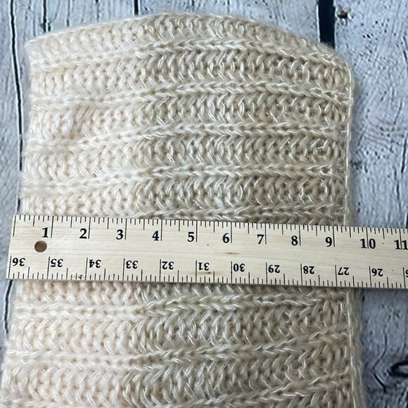 Scarf Chunky Knit Neutral colors infinity warm soft cozy - Picture 5 of 9